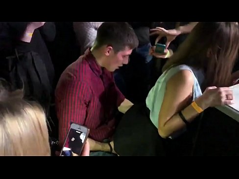 ❤️ Sexo real nunha discoteca rusa. Moza rusa de 18 anos no ano e na vaxina follada nunha discoteca ❤️❌ Sexo de calidade a nós gl.niceporn.ru ❌️❤